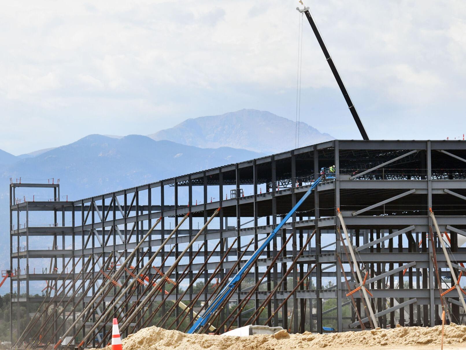 Amazon S Massive Colorado Springs Distribution Center On Track For 2021 Opening Business Gazette Com