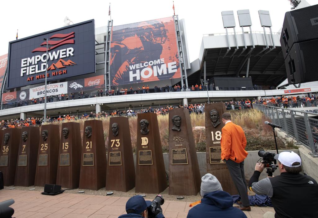 Peyton Manning unanimously elected to Broncos' Ring of Fame