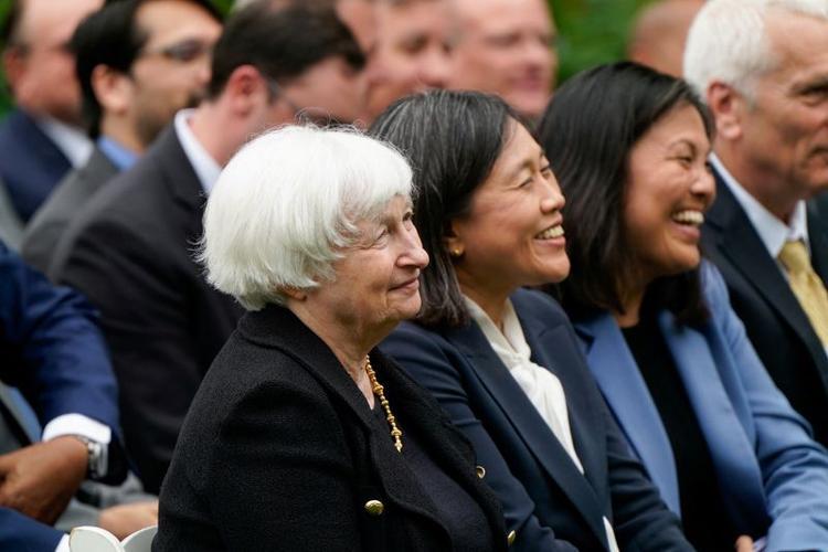 Biden Hikes Tariffs On Chinese Evs Computer Chips Medical Products Biden Hikes Tariffs On Chinese Evs Computer Chips Medical Products