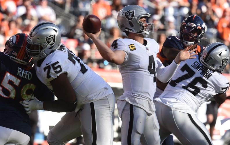 Raiders cling to playoff hopes with 17-13 win over Denver