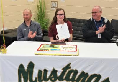 Woodland Park Resident Sydney Dolloff Holt Signs To Colorado Mesa University After Swimming For Manitou Springs High School Pikes Peak Courier Gazette Com