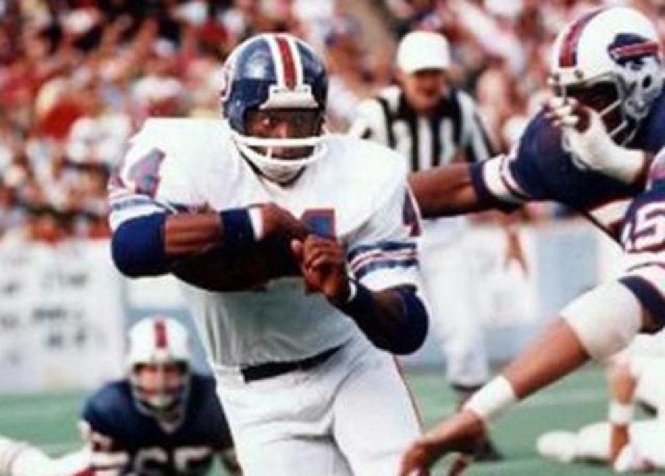 Corner Back Otis Smith of the New England Patriots standing on the Foto  di attualità - Getty Images