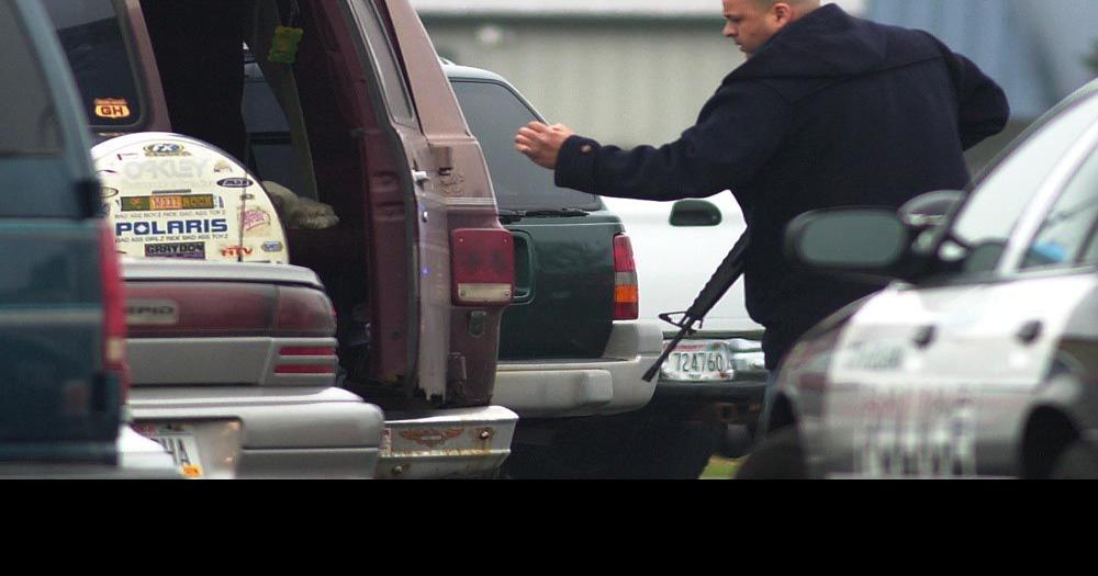 VIDEO Police searching for man who robbed Delavan liquor store