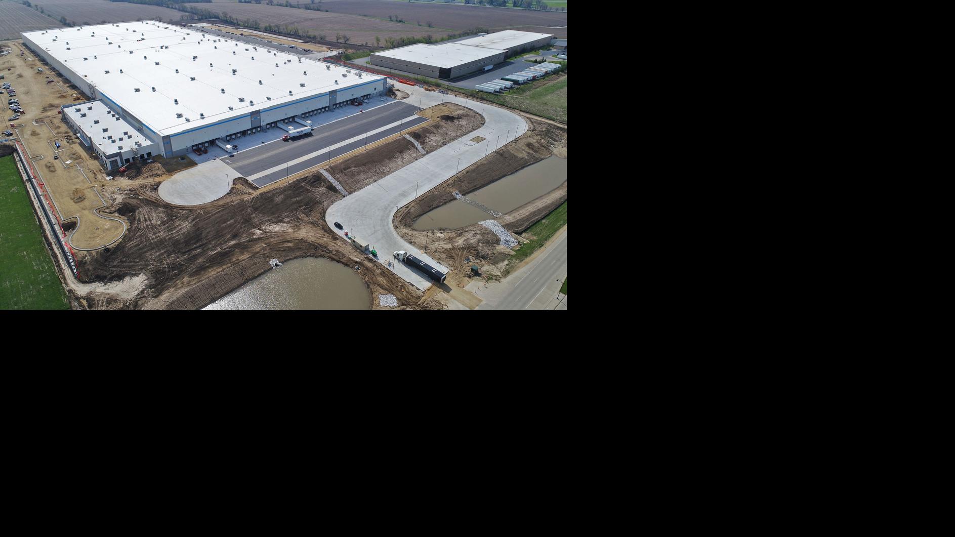 Work On Amazon Facility Continues In Beloit Business Gazettextra Com