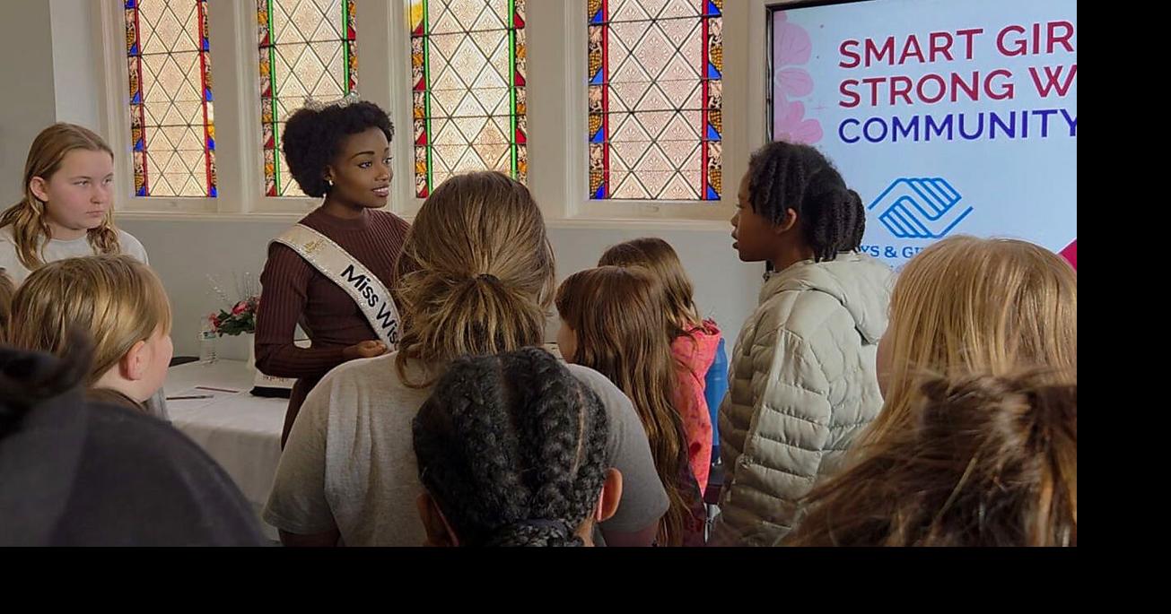 Janesville business leaders, SMART Girls join in Boys & Girls Club program