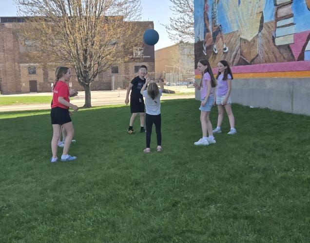 Washington Elementary students at the Y