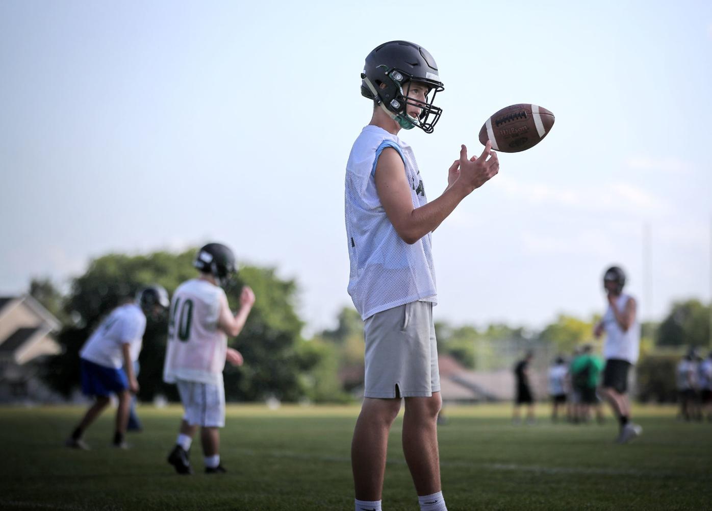 High school football preview 2019 Young but experienced, Parker hopes