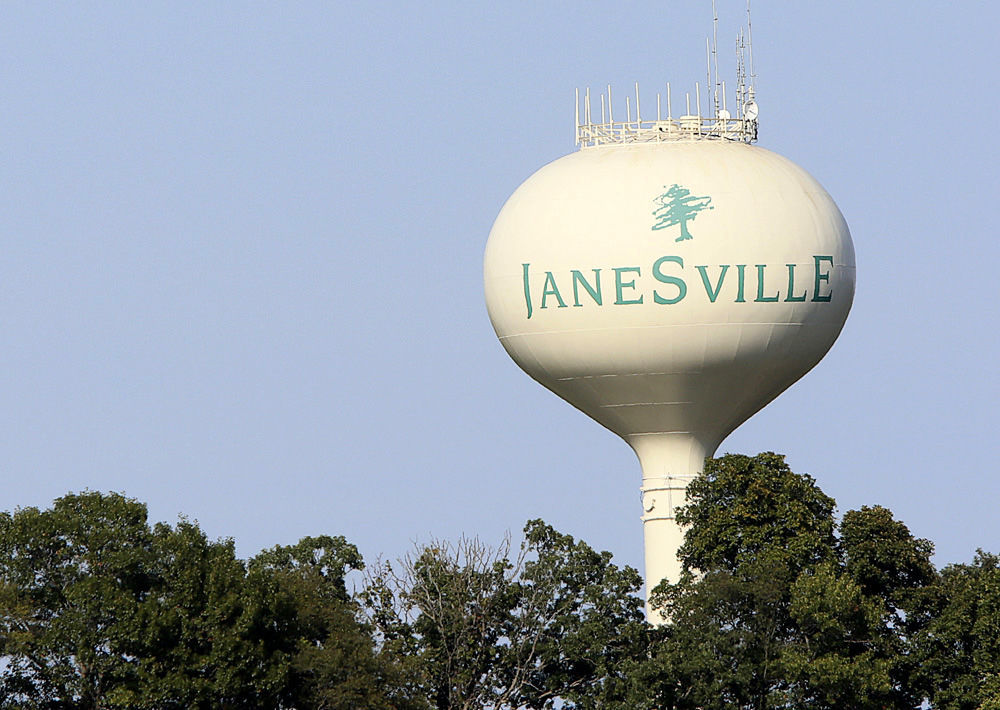 Kohl's at Janesville mall reopens after store fire brought monthlong  closure, Local News