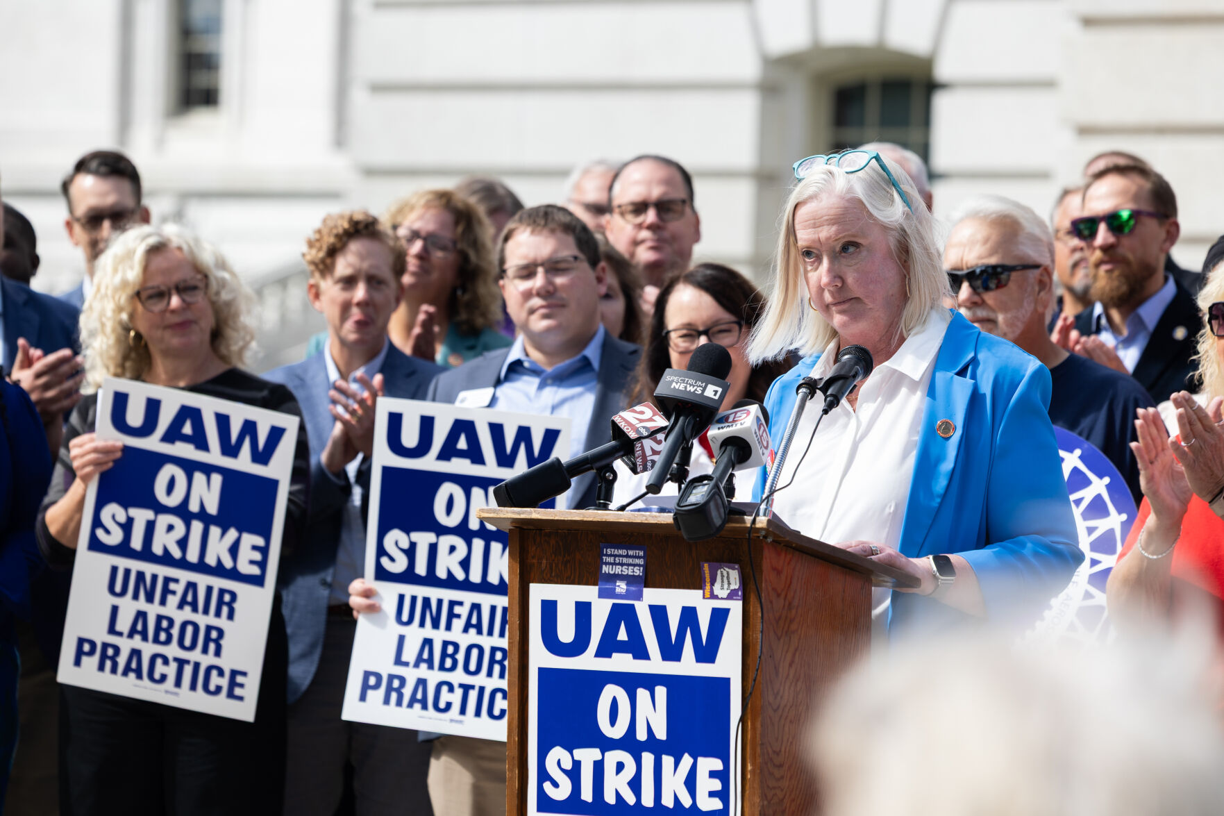 Rep. Ann Roe Wi 'We are union strong.' Striking UAW healthcare workers rally at state ...