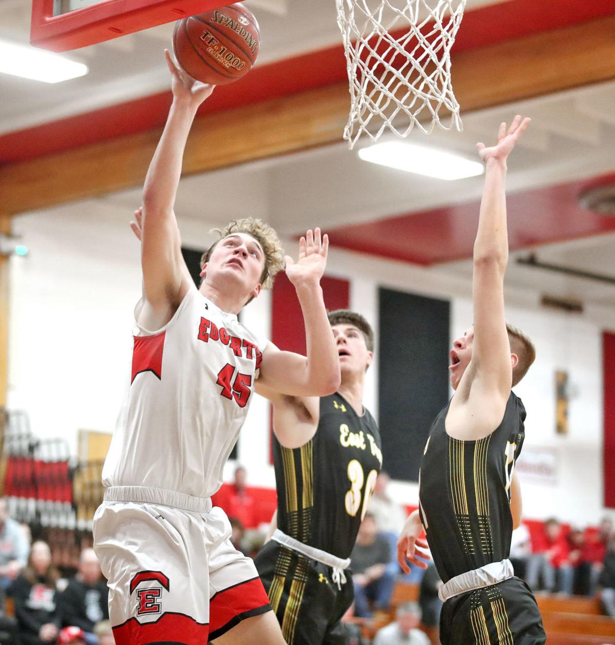 No 2 East Troy Survives Vukovich S Foul Trouble To Down Edgerton 60 52 Boys Basketball Gazettextra Com