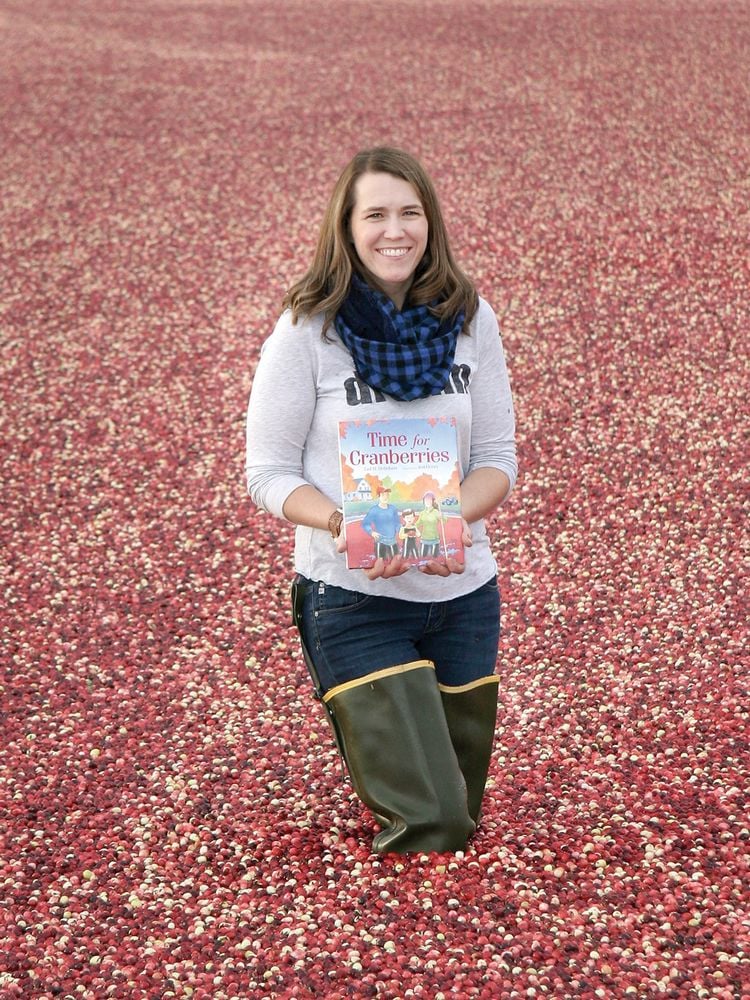 Author shares cranberry story during agriculture event