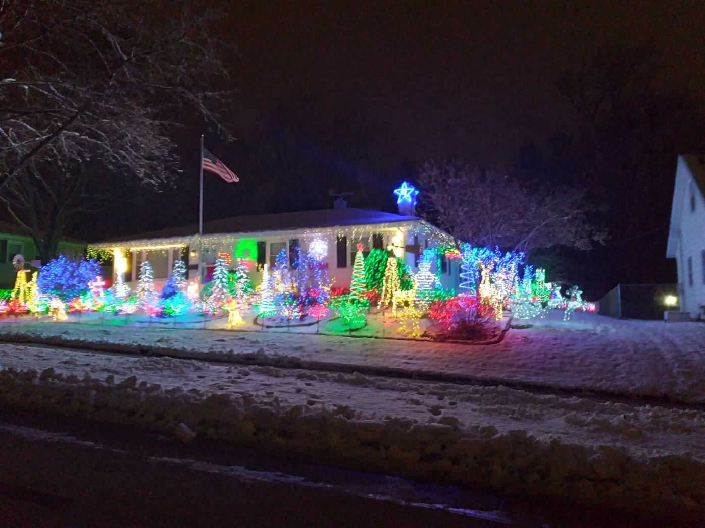 Map Houses Decorated For The Holidays Holidays Gazettextra Com Edgerton Wi Christmas Lights 2021