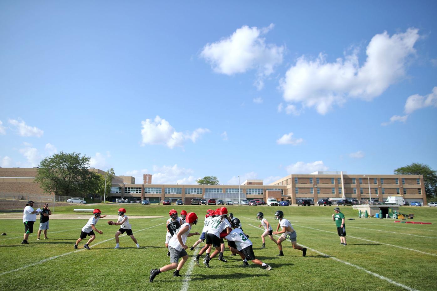 High school football preview 2019 Young but experienced, Parker hopes