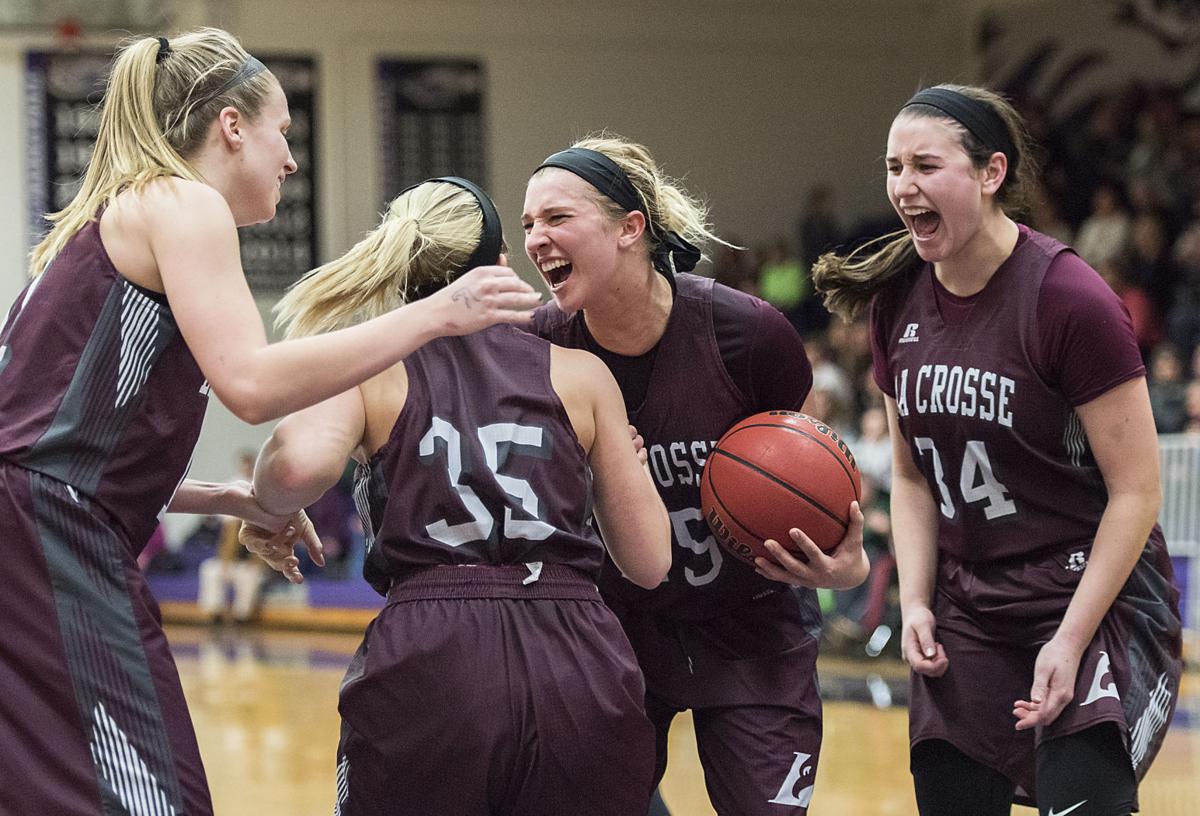 Schoenenberger Uw La Crosse Women Grind Out Win At Whitewater
