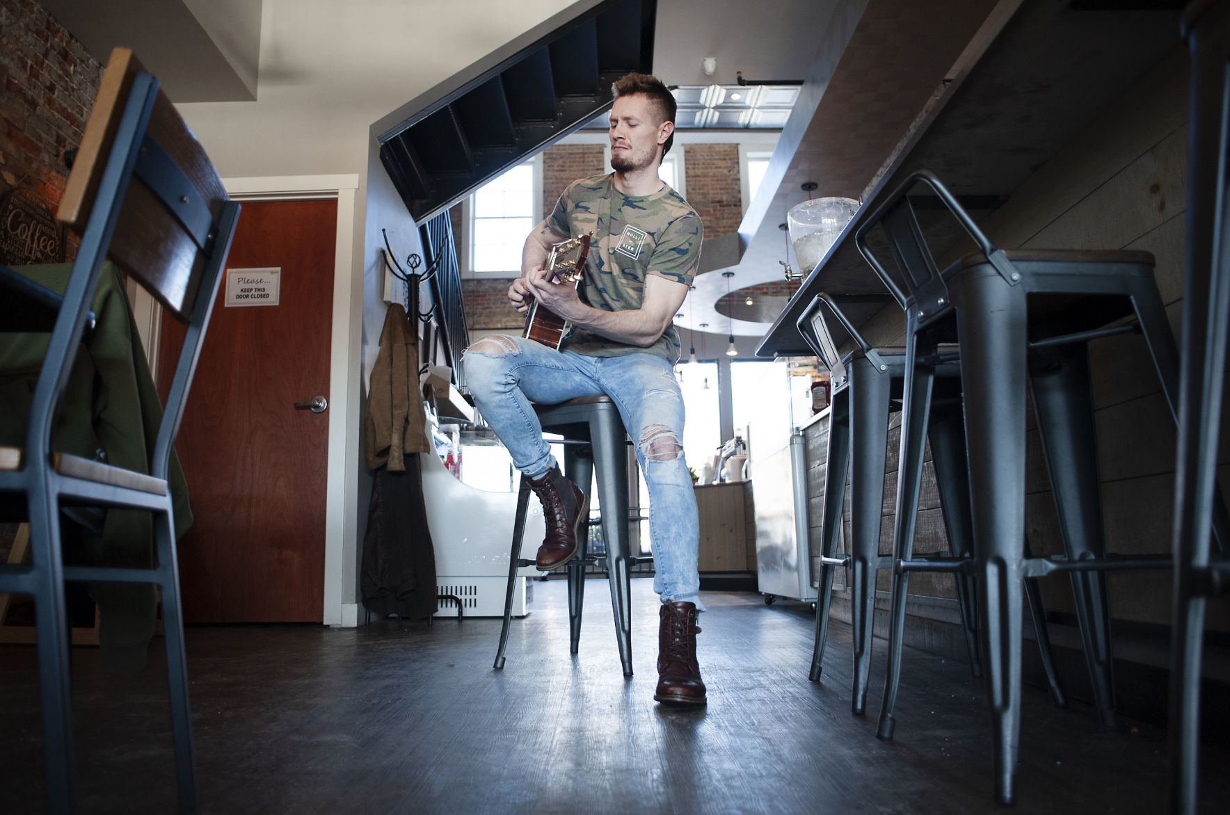 Janesville musician Zac Matthews performs on 'American Idol