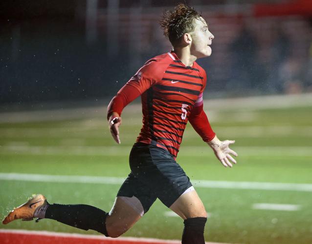 Edgerton's unbeaten season ends after penalty shootout in boys soccer