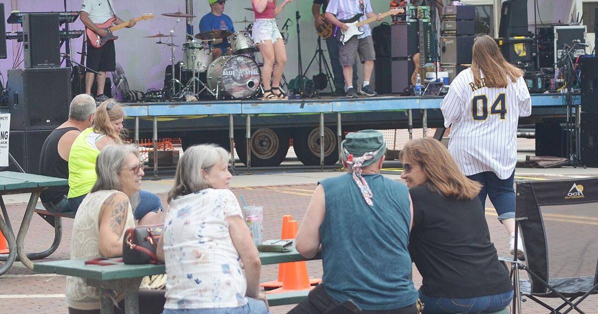 Street dance gets shuffling feet on the street in downtown Beloit