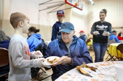 SOWI_231115_COMMUNITY_JANESVILLE_SALVARMYLUNCH