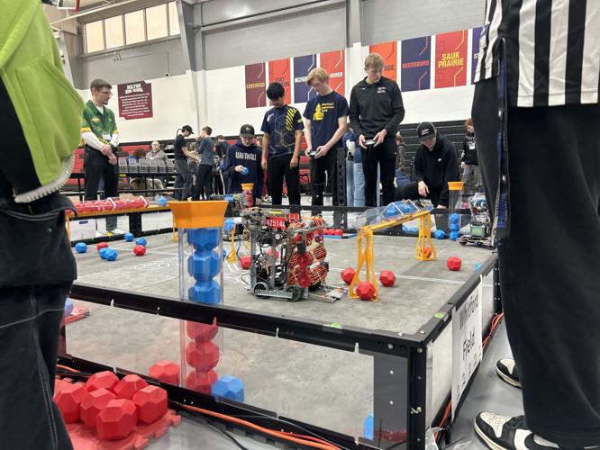 'It’s fun to mess around with the bots.' Milton High School hosts its ...