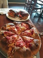 Restaurant review: Famous Yeti's Pizza is simply great pizza