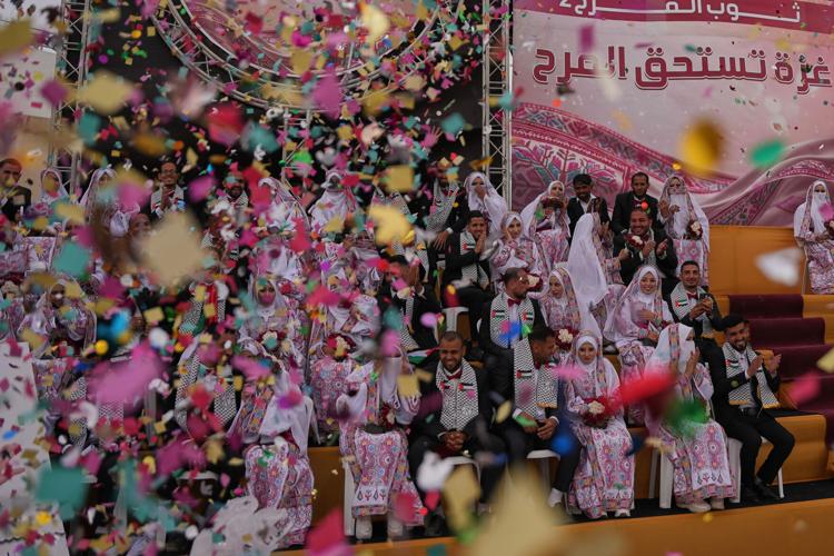 APTOPIX Gaza Mass Wedding
