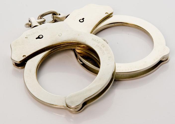 01STOCK_HANDCUFFS2