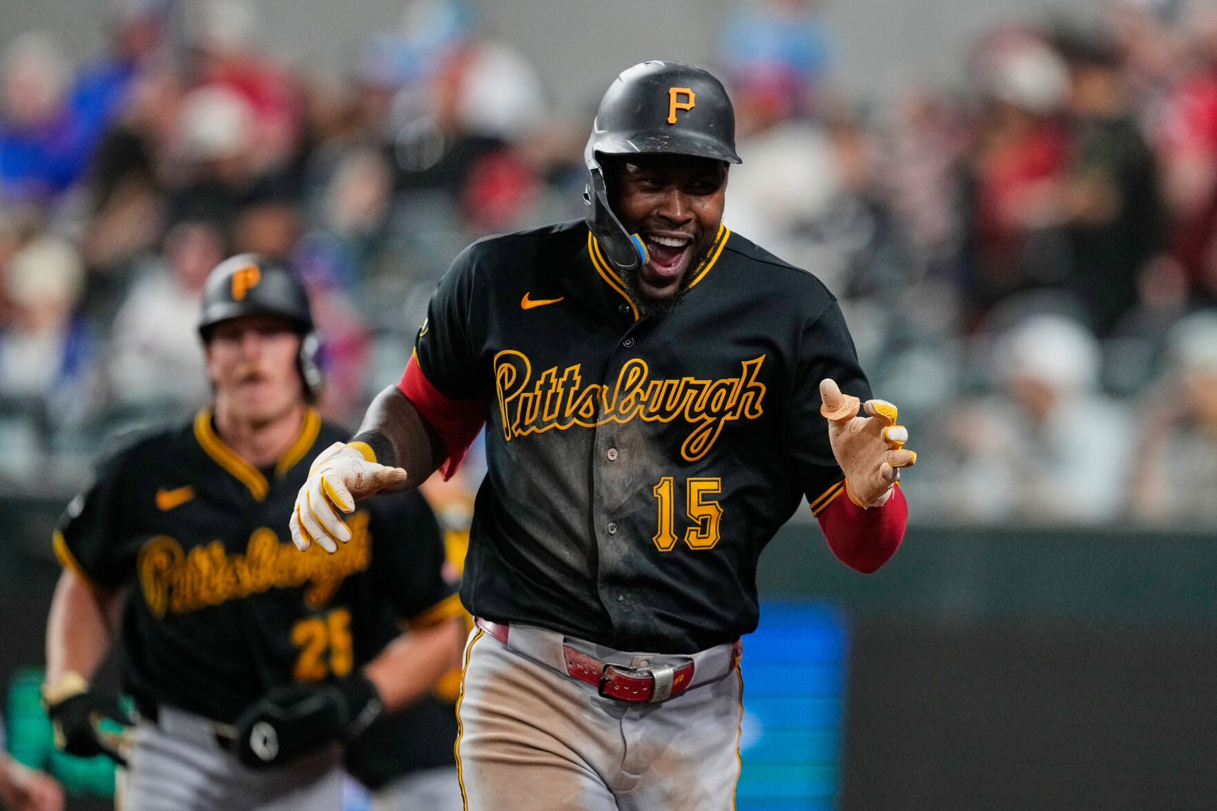 Oneil Cruz's 3-run homer off top of foul pole powers Pirates to 8