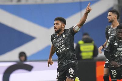 Metz Absent Captain