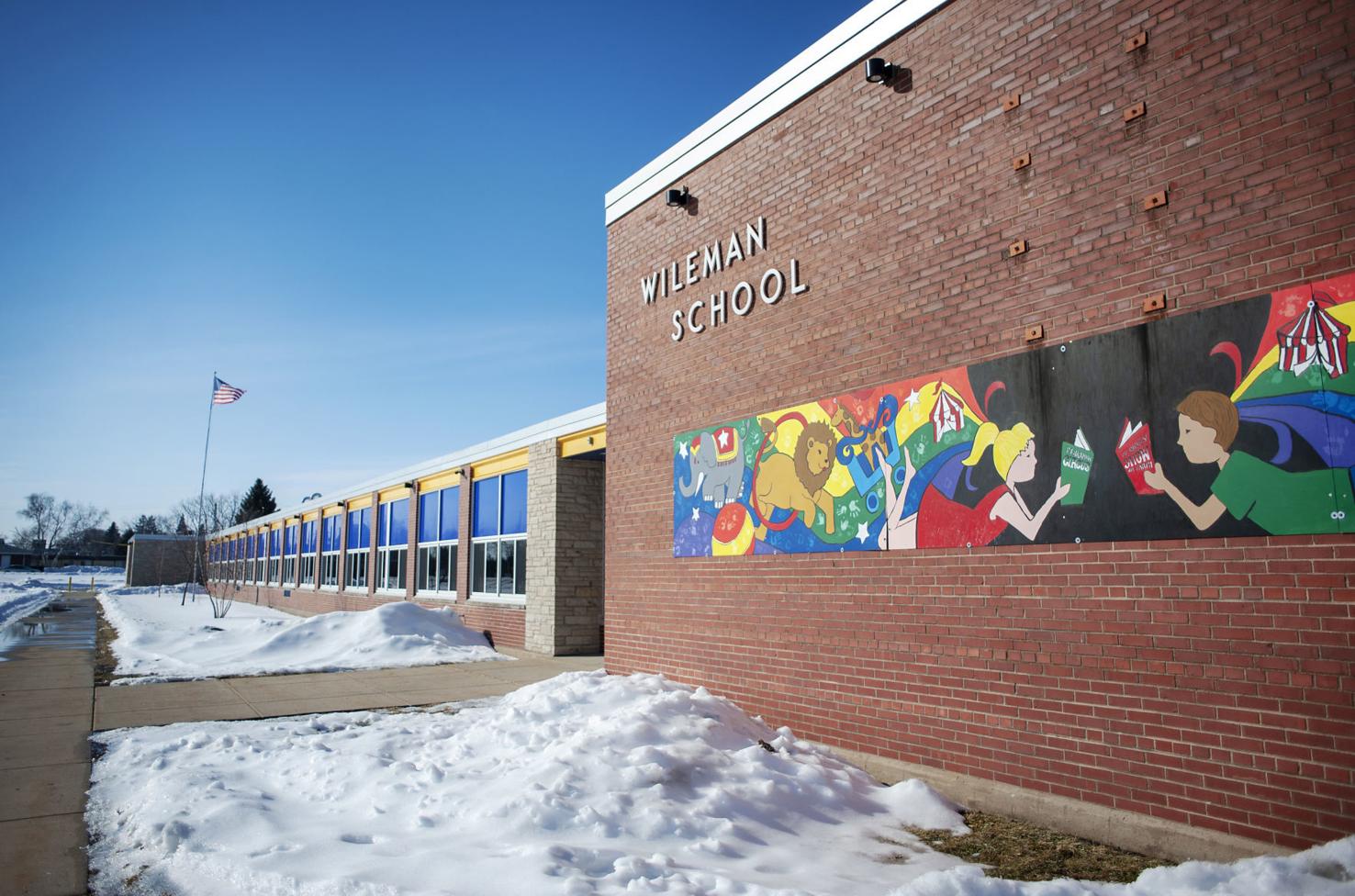 DelavanDarien School Board OKs plan to rent space to earlychildhood