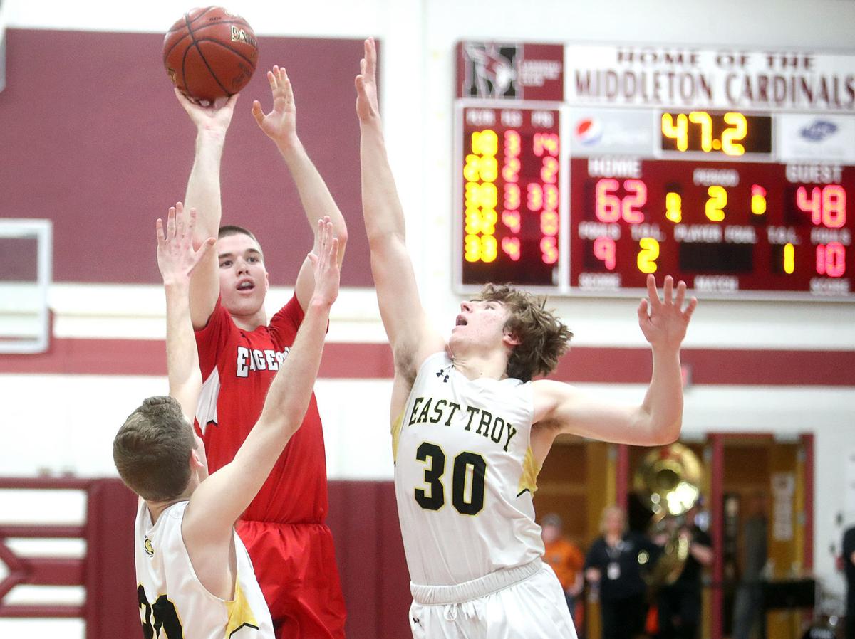 Vukovich East Troy Deny Edgerton In Sectional Final 66 53 Boys Basketball Gazettextra Com