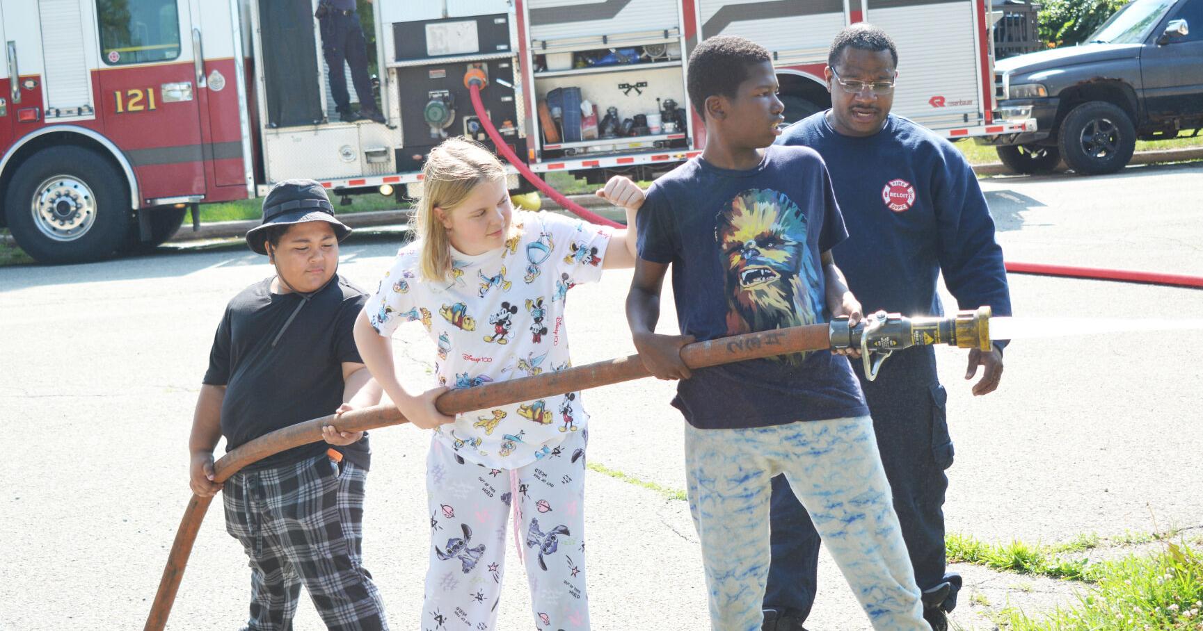 Beloit students get hands-on experience with firefighters - Vimarsana News