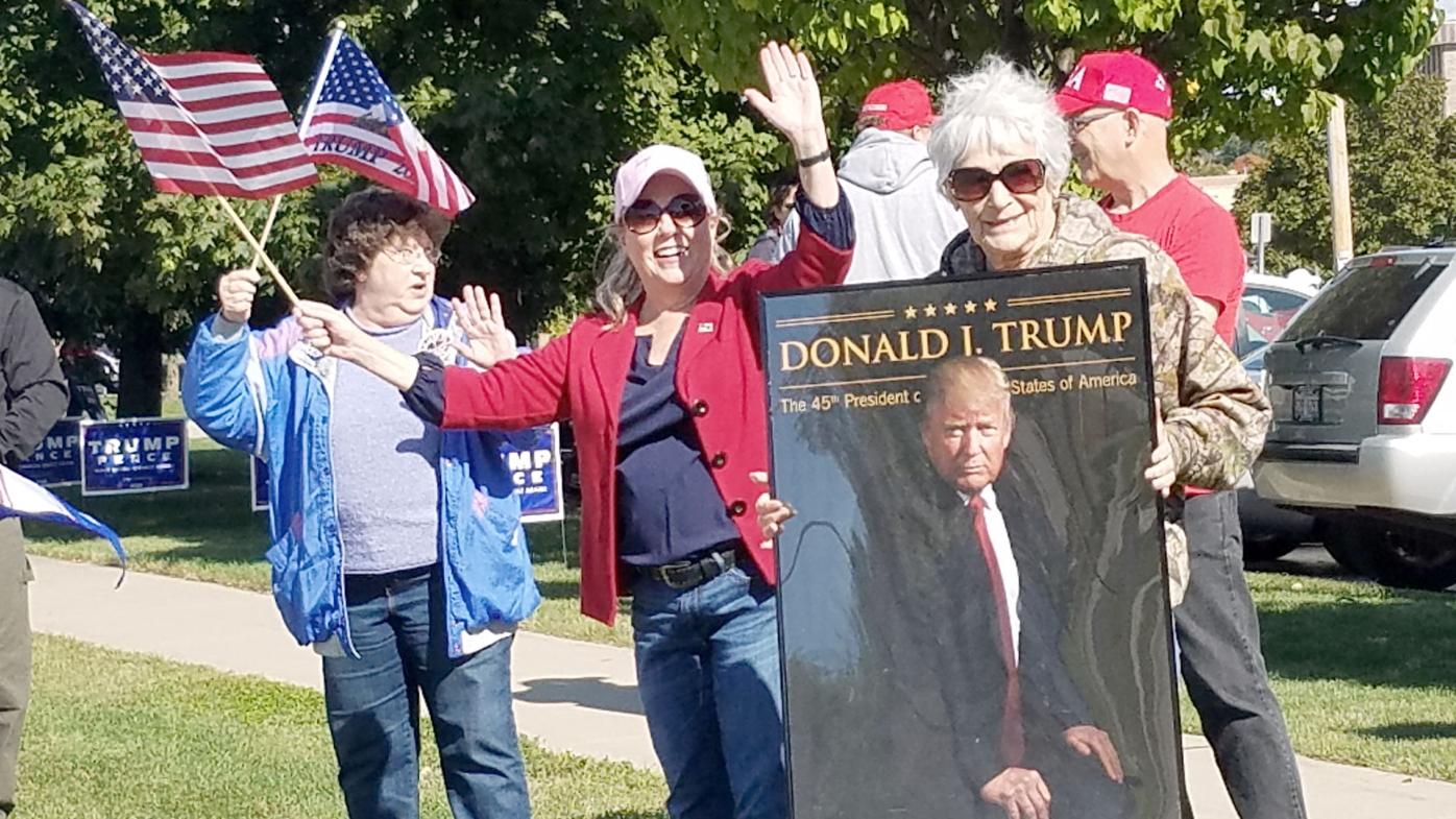 Supporters Let Their Trump Flags Fly In Rock County Parade Local News Gazettextra Com