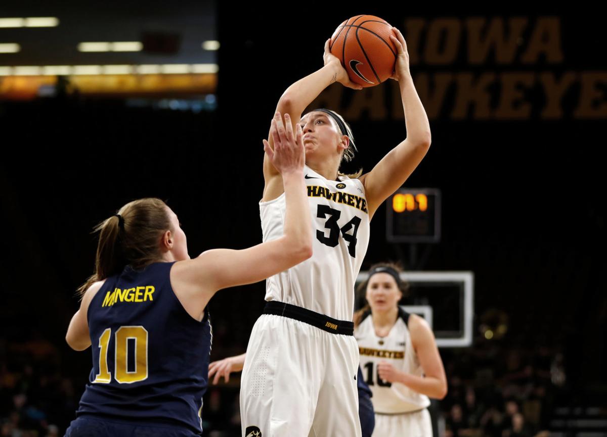 Knee Surgeries Can T Stop Gritty Mohns At The University Of Iowa