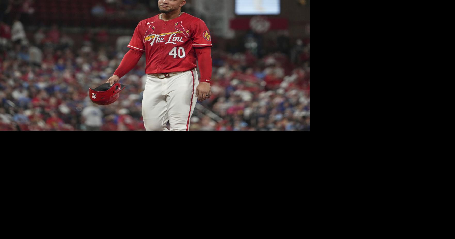 Cardinals 1B Willson Contreras breaks bat in frustration after being hit by a pitch | National | gazettextra.com