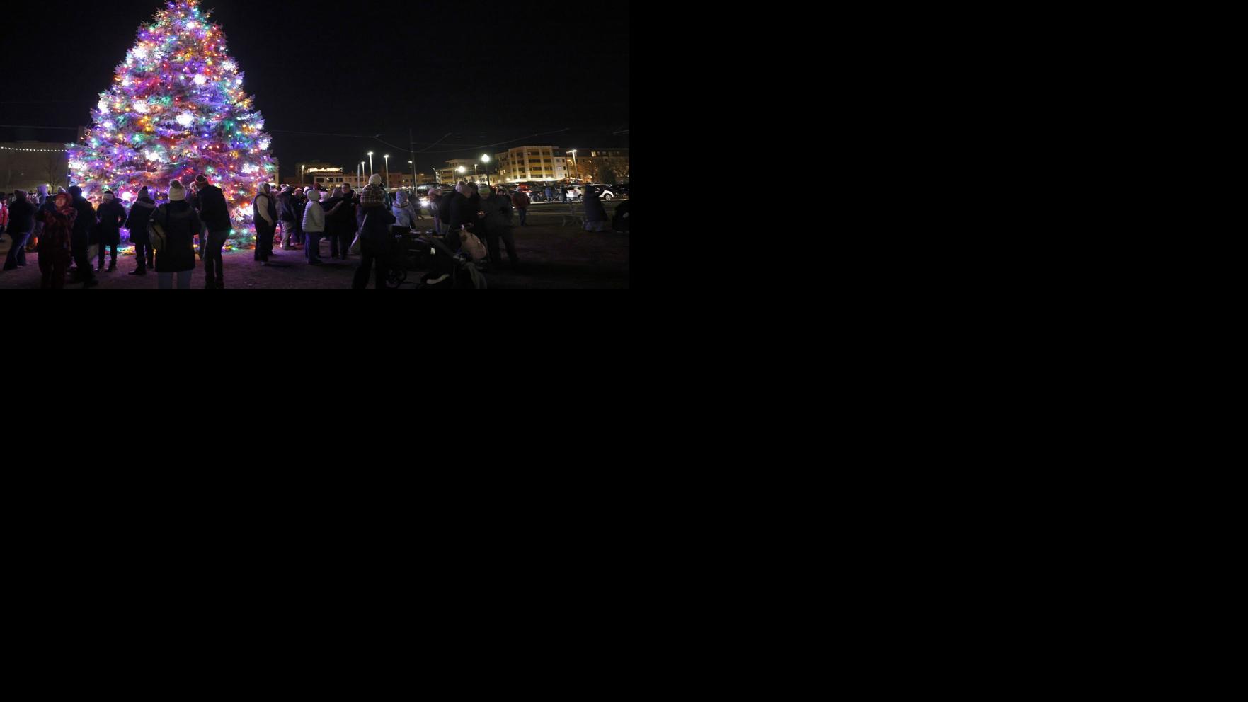 IN PHOTOS: 2025 Lightin' Up ceremony takes over Downtown Kenosha