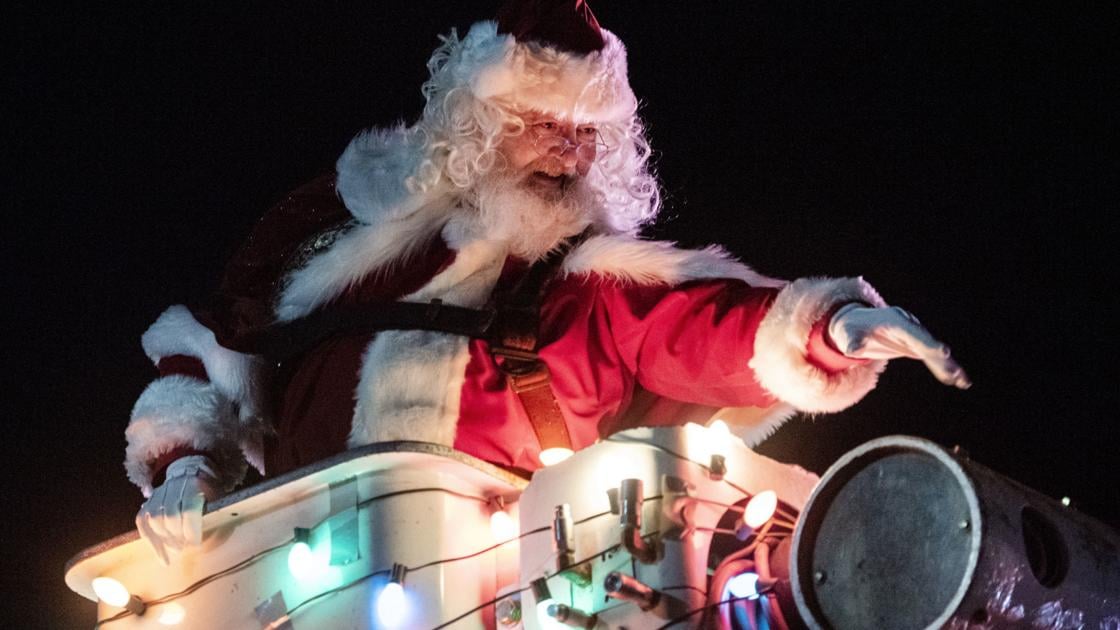 Janesville To Continue With Altered Jolly Jingle Events Local News Gazettextra Com Janesville Christmas Parade 2021