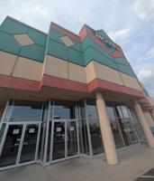 ����Vlog��ý's Movies 16 put up for sale weeks prior to its abrupt closure, commercial listings show