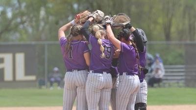 UW-Whitewater Softball huddle