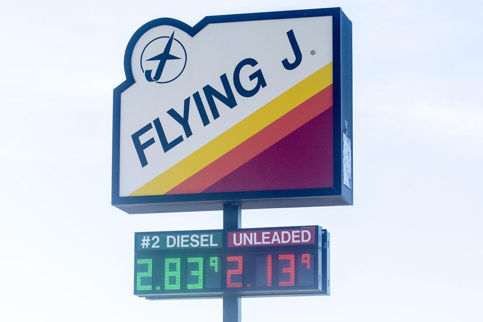 Gas prices drop 26.7 cents in a month in Wyoming | Local ...