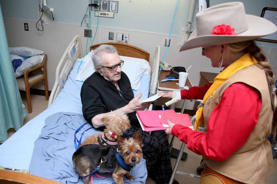 Pony Express Riders Deliver Letters To Cheyenne Veterans Wyoming