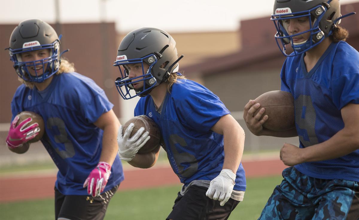 081021-spt-TBHS football 03.jpg