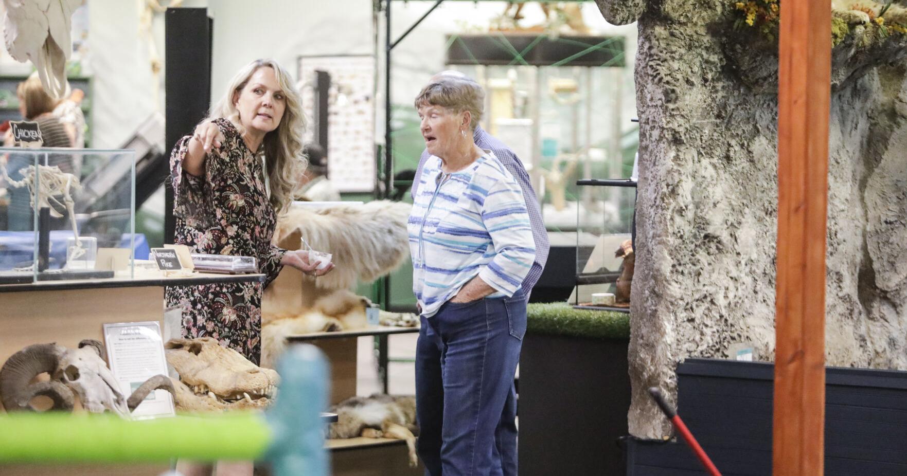 Adventurarium director passes lab coat on to Meadowlark facilitator after 18-year stint - Vimarsana News