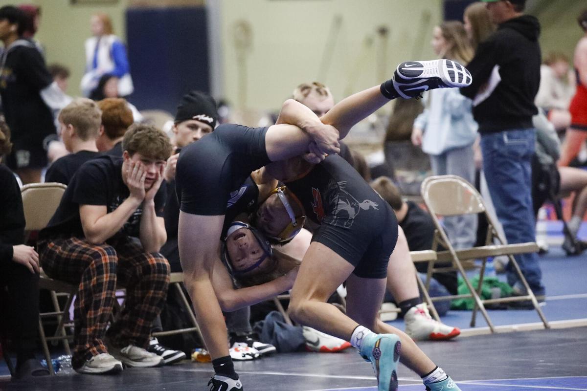 Bolts boys win wrestling tournament in Moorcroft, other Gillette teams all  finish top 10 | Local | gillettenewsrecord.com