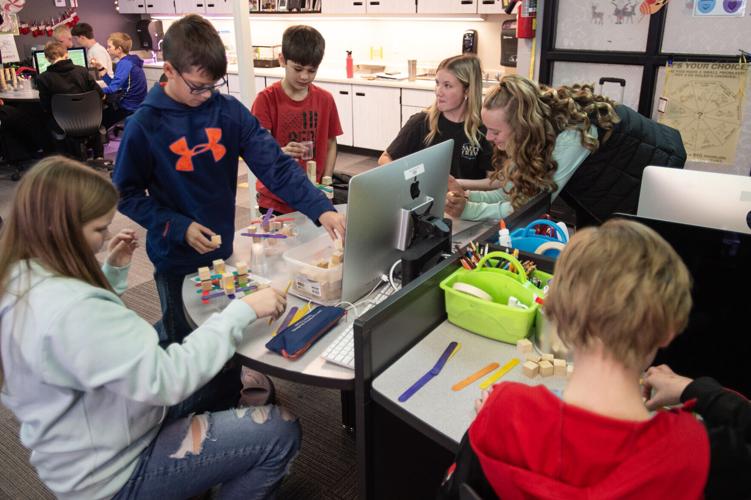 UW ambassadors introduce engineering concepts to Paintbrush students