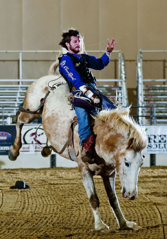 Hooper Wolford ride to qualifier victories Rodeo