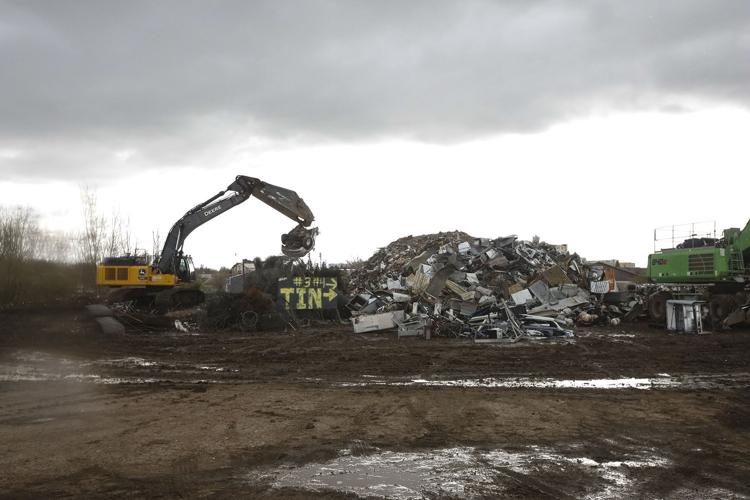 Meadowlark Elementary sixth graders spearhead inschool recycling