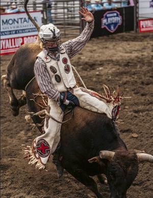 Hayden Welsh wins bull riding competition at Cheyenne Frontier Days