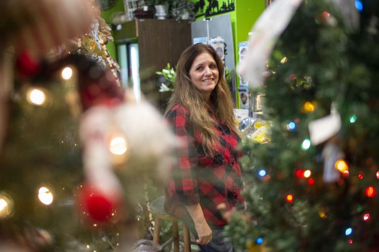 Gillette florist chosen to work on float in Rose Bowl parade Local