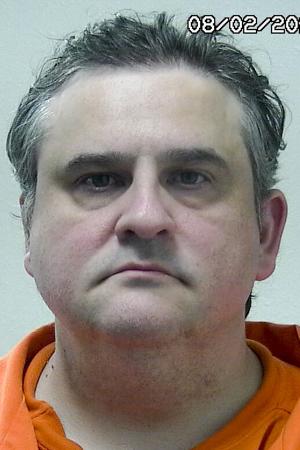 Man accused of threatening girlfriend with knife had served prison time for making threats on Jan. 6