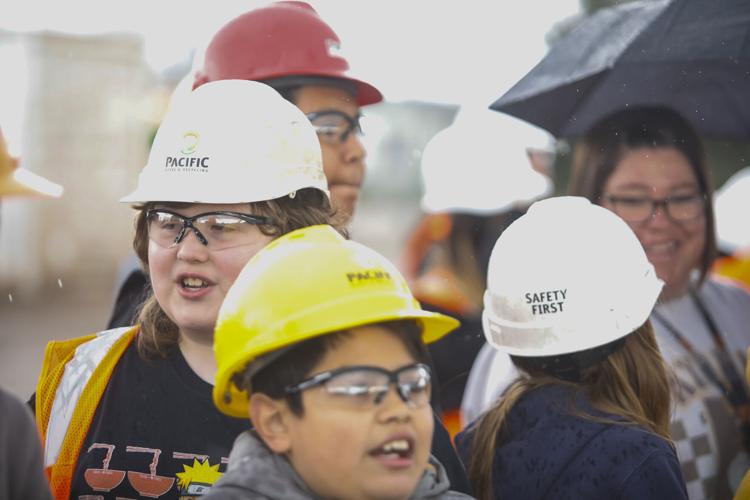 Meadowlark Elementary sixth graders spearhead inschool recycling